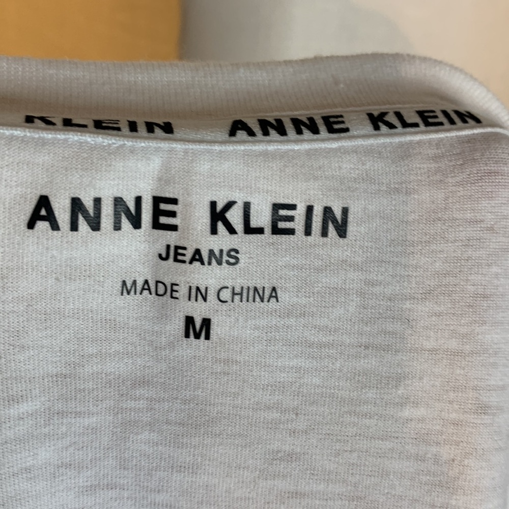 2/$20 Anne Klein M Cityscape Tee - Picture 7 of 10
